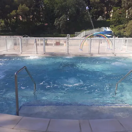 Апартаменты La Parenthese D'azur - Piscine Partagee *